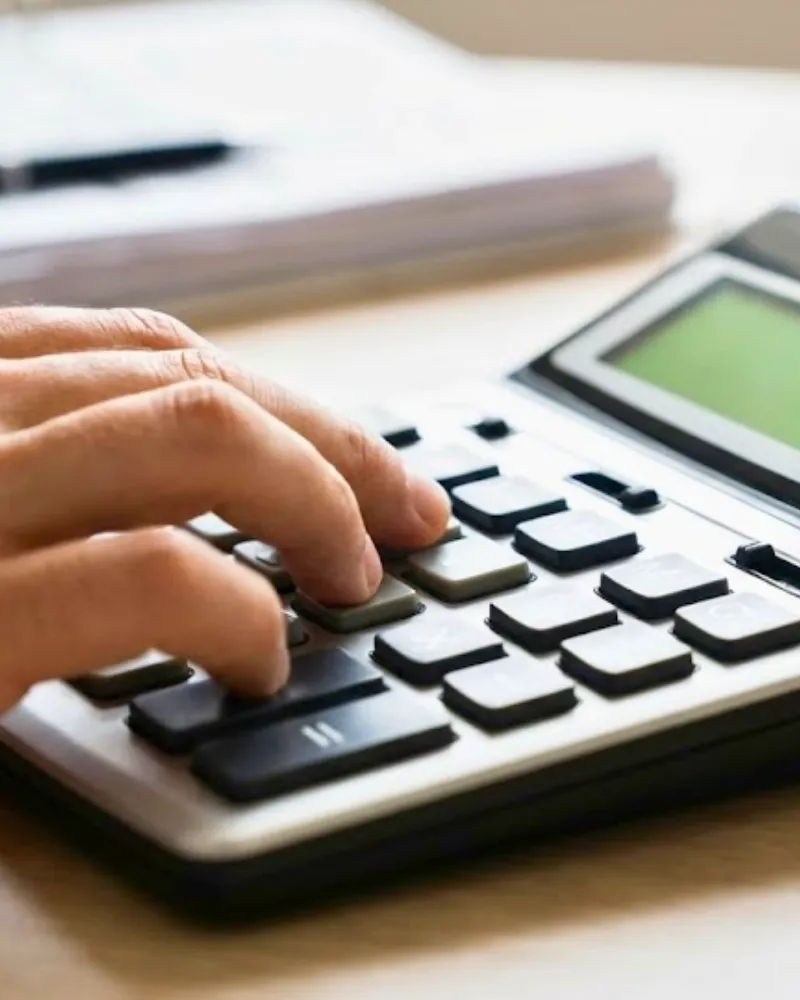 Insurance premium calculation for contract works cover