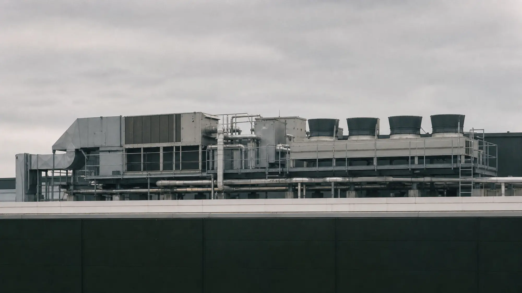Rooftop mechanical plant on a commercial building - building services engineer insurance quotes