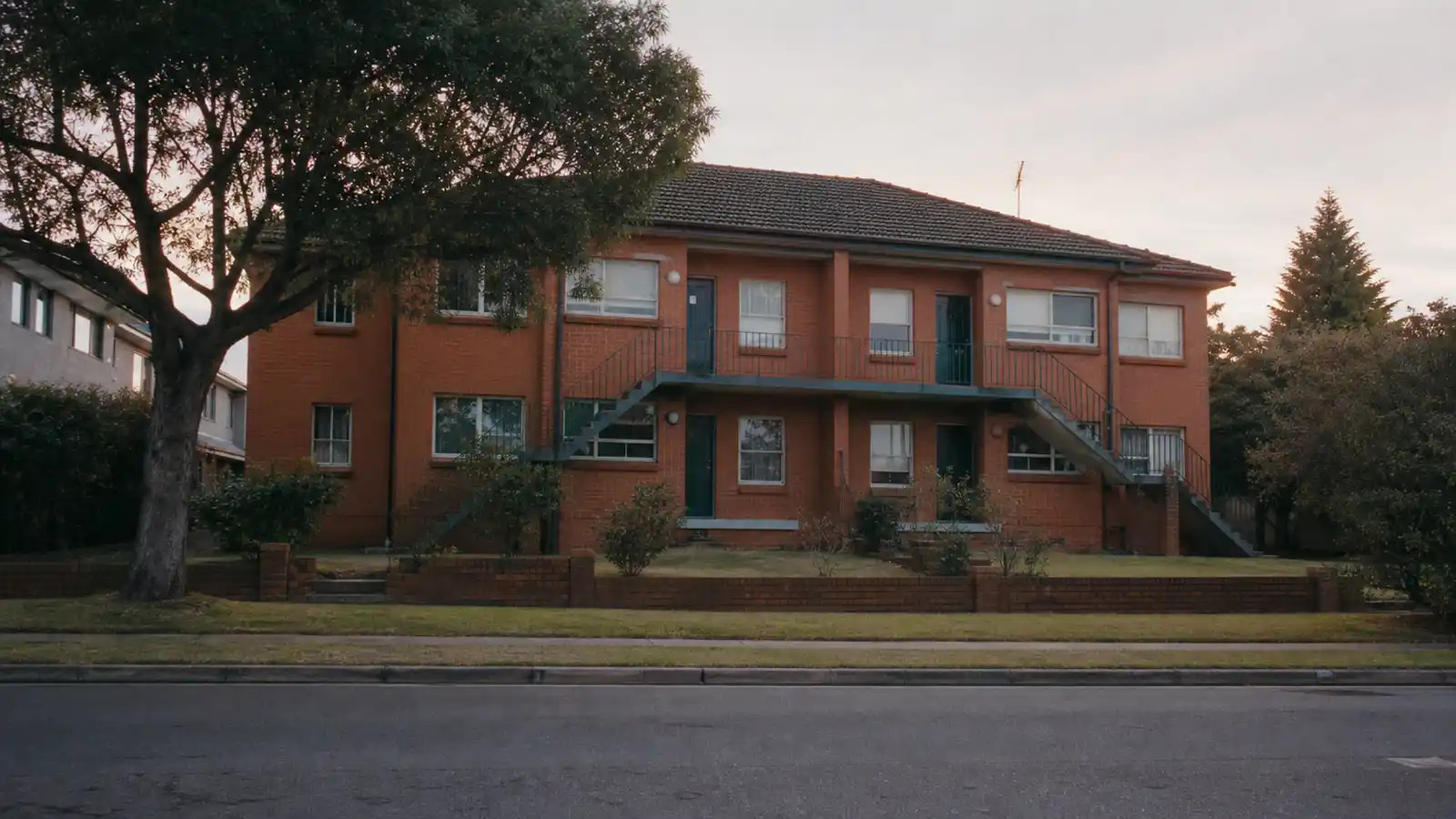 Australian block of flats held on one title for multi dwelling insurance