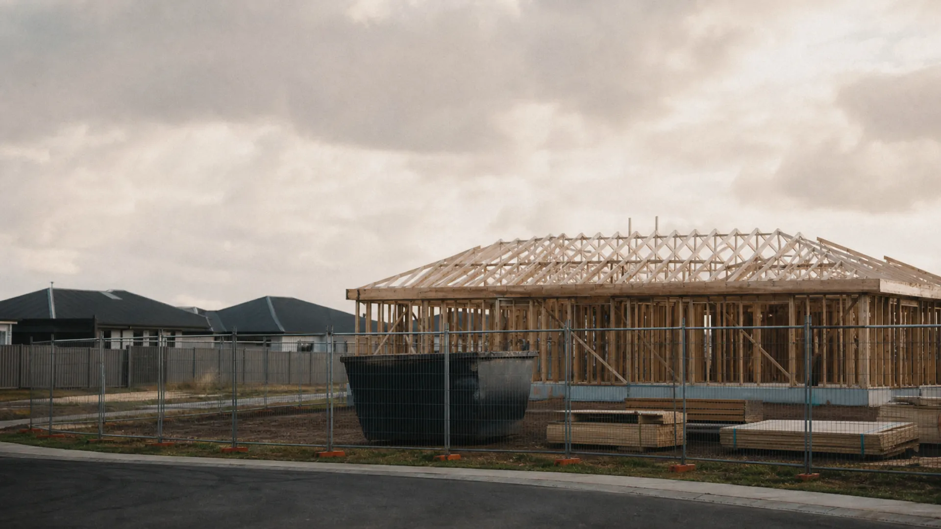 Single home build on a fenced block - project-specific contract works insurance